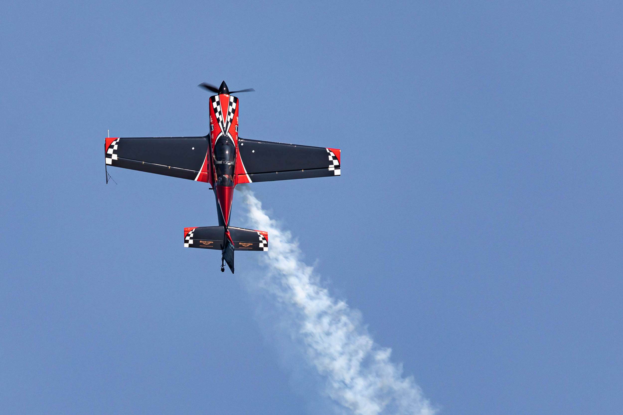 Rob Holland flying aerobatics